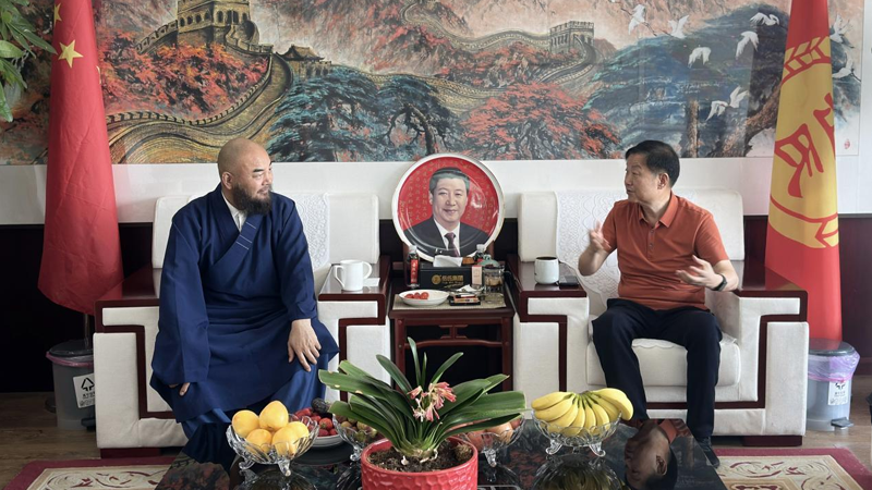 東華禪寺萬(wàn)行法師到訪岳氏集團(tuán)，禪文化與素食產(chǎn)業(yè)碰撞新“火花”